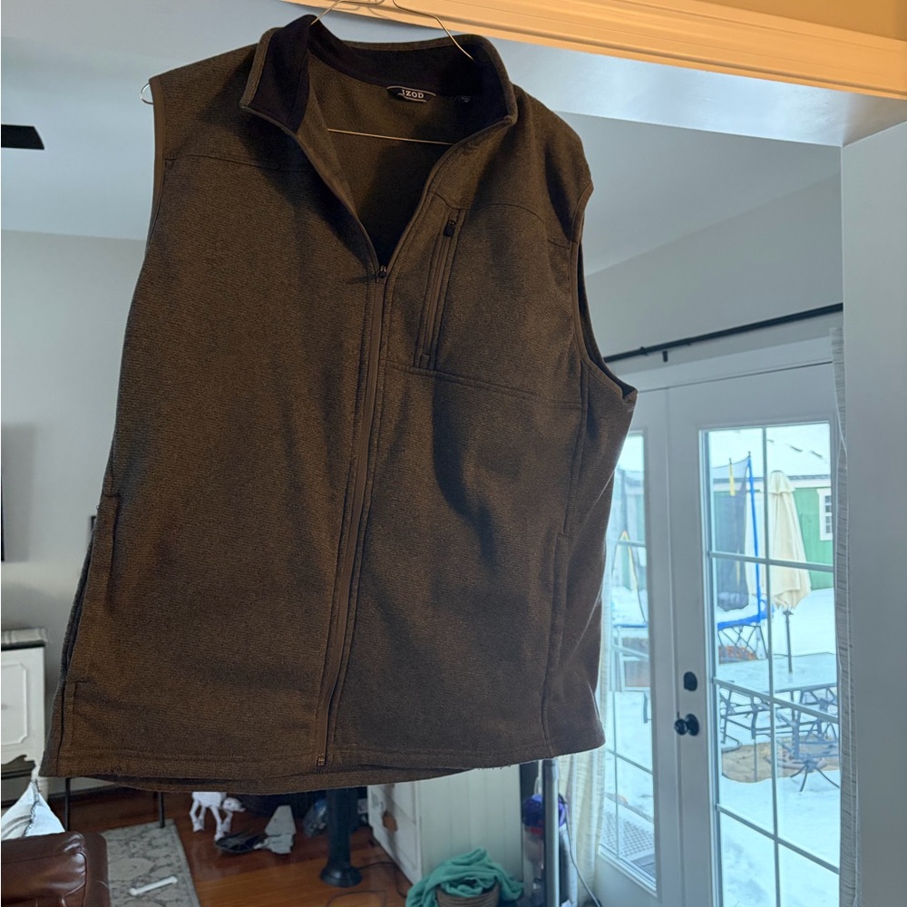 Izod Dark Gray  Vest men’s XL great condition